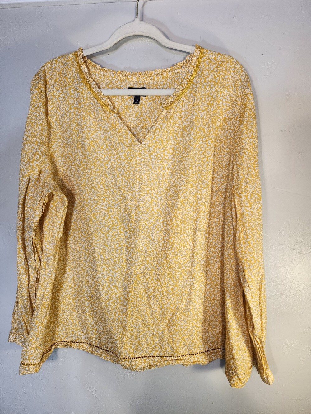 Talbots Yellow Floral V-Neck Long Sleeve Blouse 100% Cotton